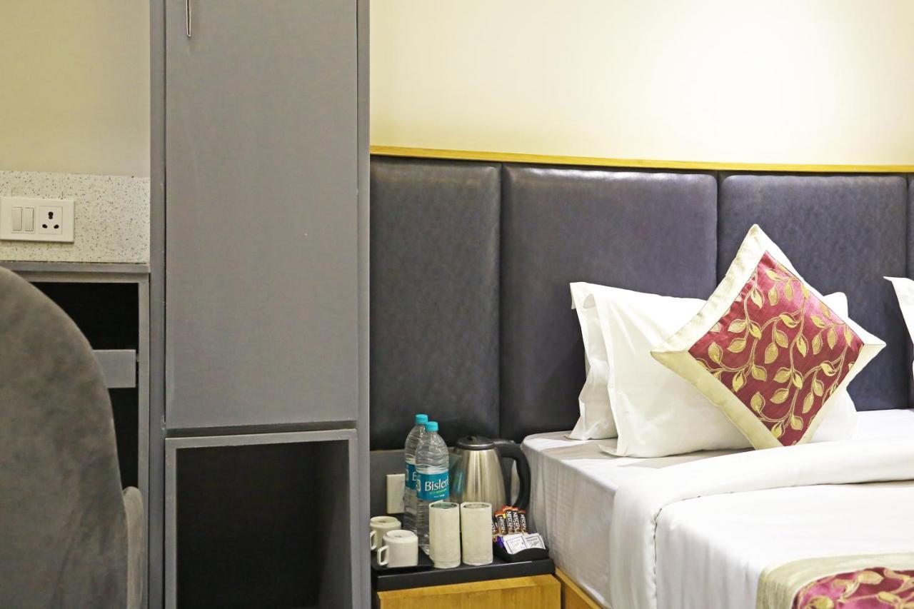 Hotel Apple Villa - Near Delhi Airport With Free Airport Transsfer Yeni Delhi Dış mekan fotoğraf