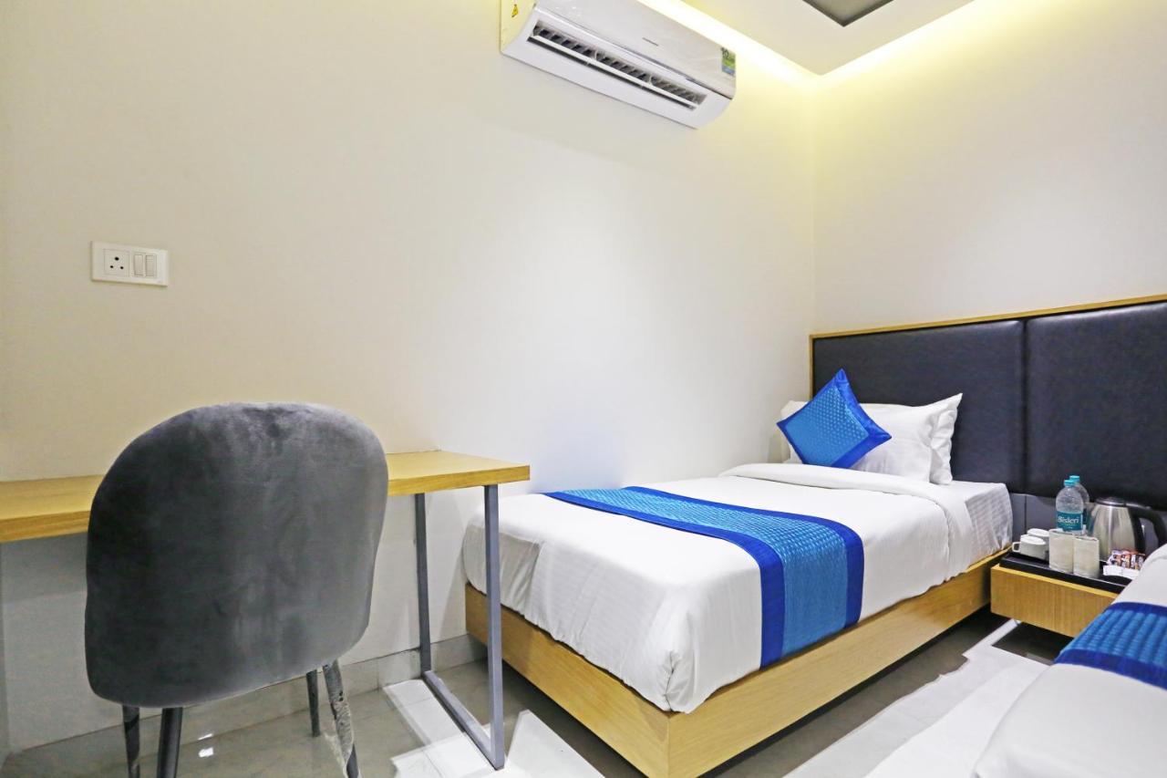 Hotel Apple Villa - Near Delhi Airport With Free Airport Transsfer Yeni Delhi Dış mekan fotoğraf