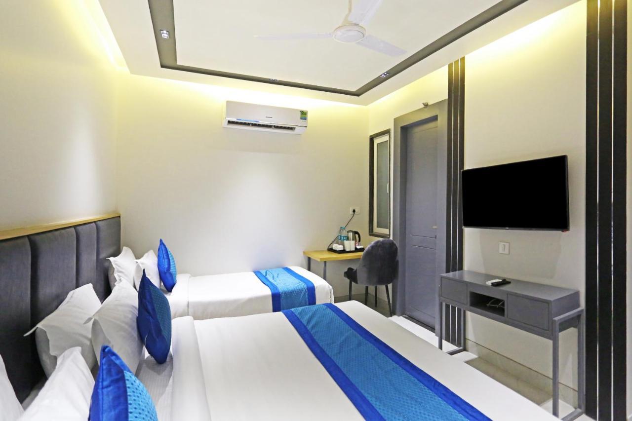 Hotel Apple Villa - Near Delhi Airport With Free Airport Transsfer Yeni Delhi Dış mekan fotoğraf